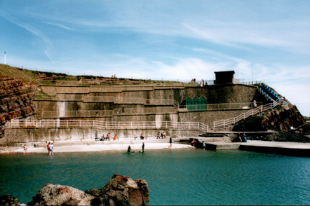 bude pool stairs