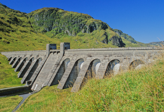 damn towards beinn ghlas